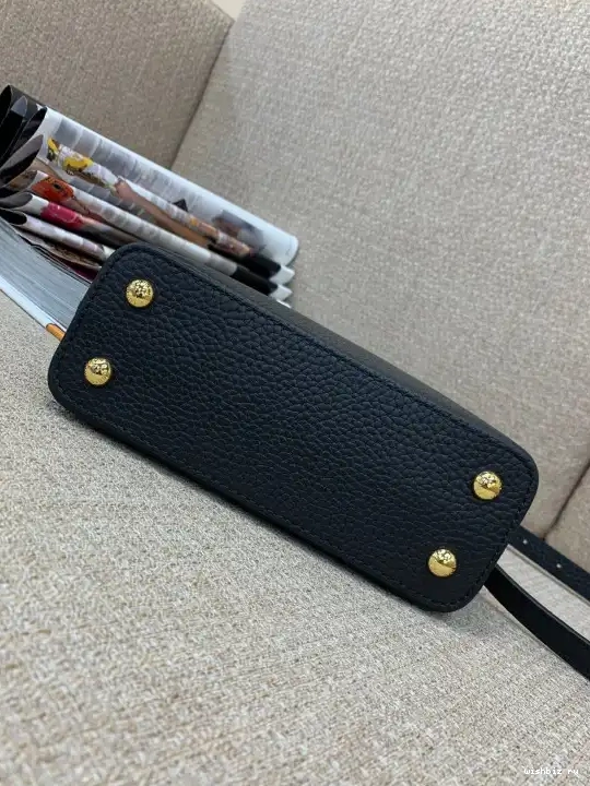 WIS CAPUCINES MINI LOUIS VUITTON 0619